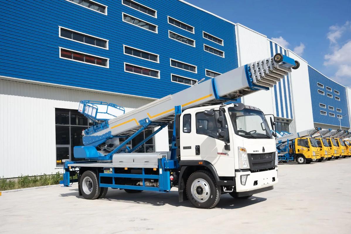 蔚县出租云梯车高空作业车 建筑垃圾搬运